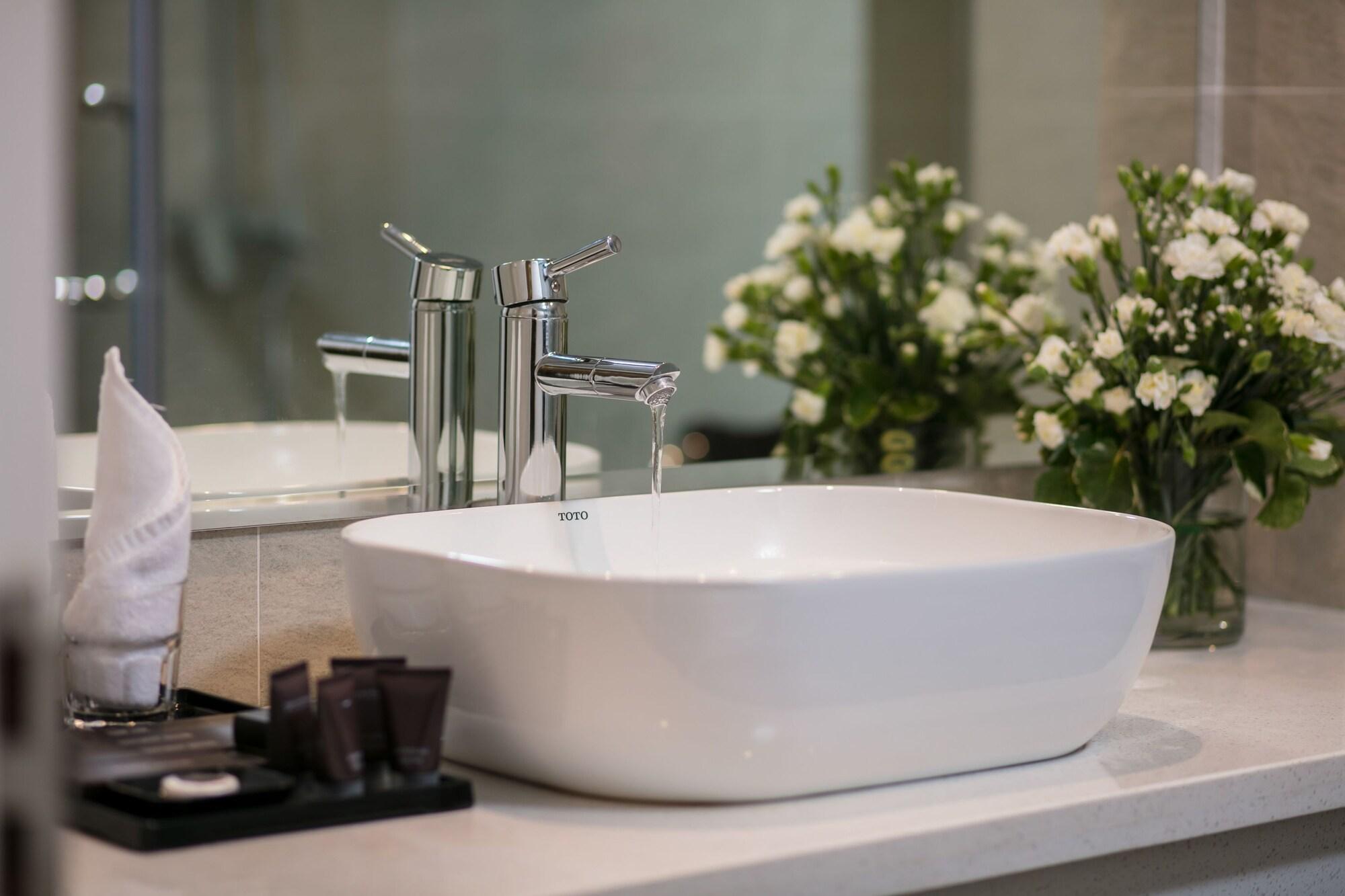 Hotel Flora Centre & 4*