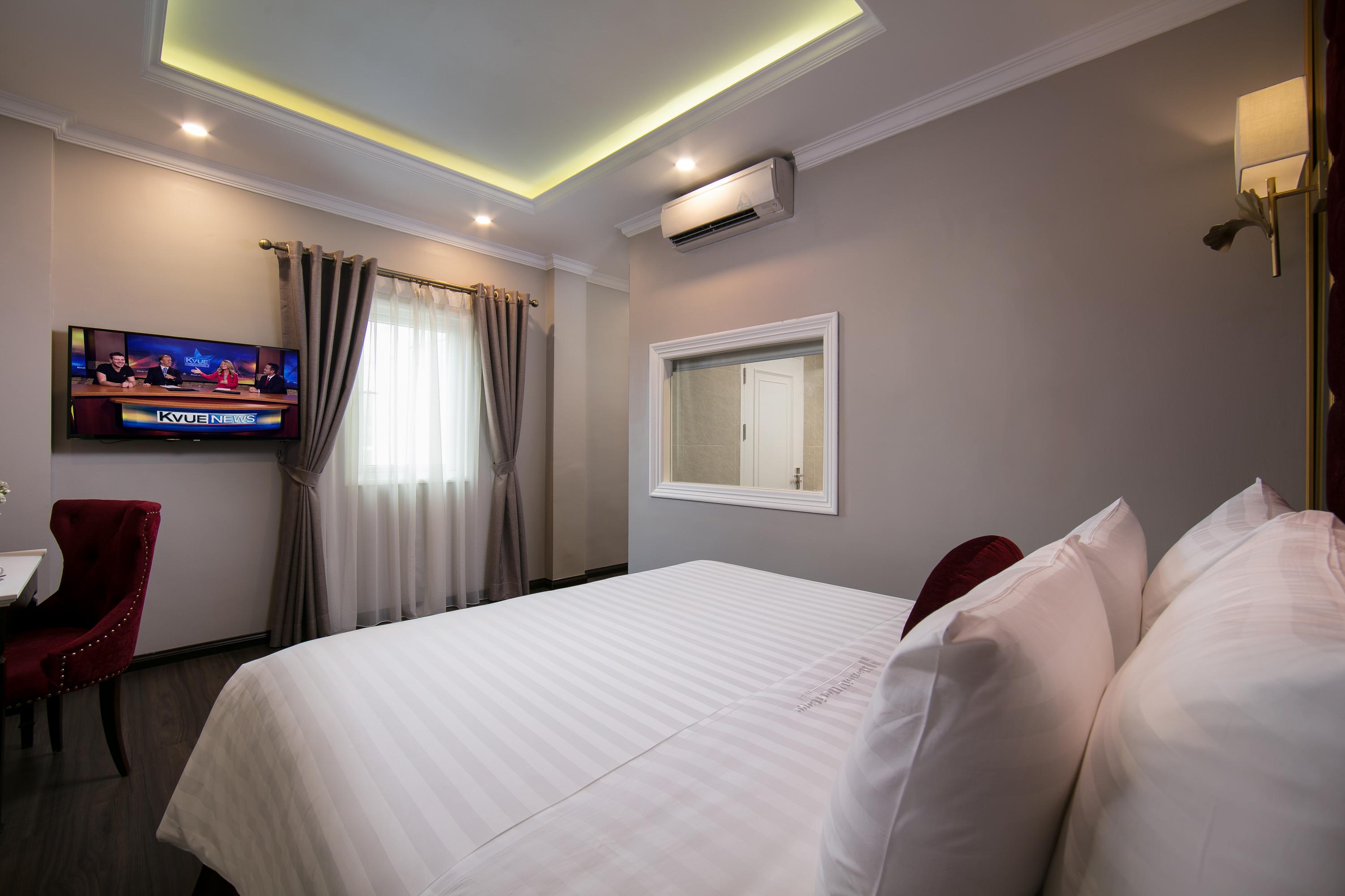 Hotel Flora Centre & 4*